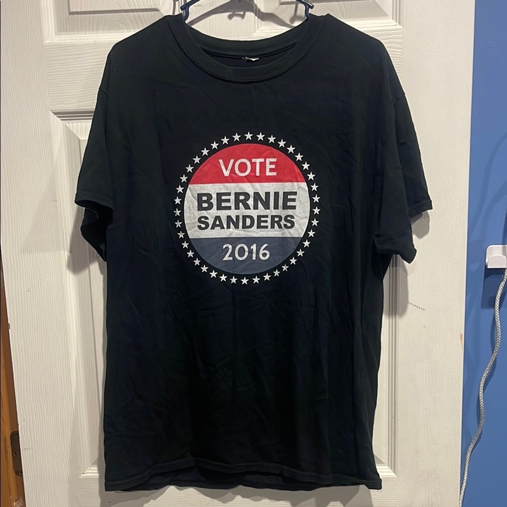 Vote Bernie Sanders 2016 T-Shirt